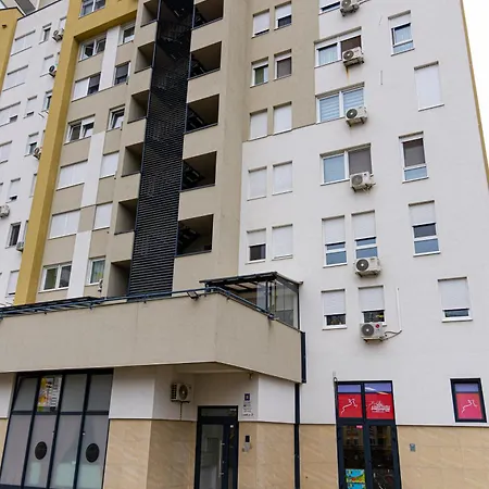Avis * Tuzla